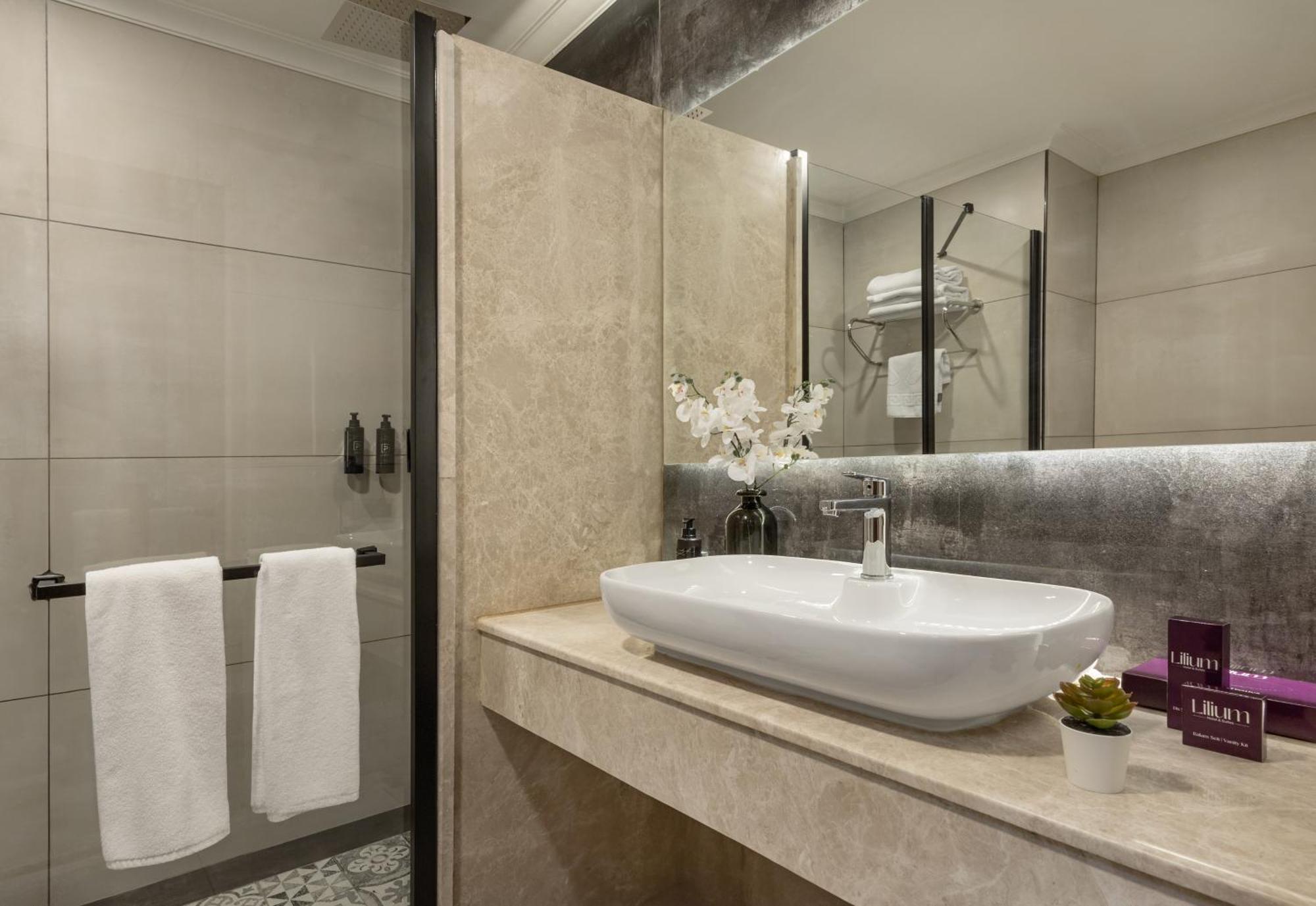 Lilium Hotel & Suites 伯萨 外观 照片