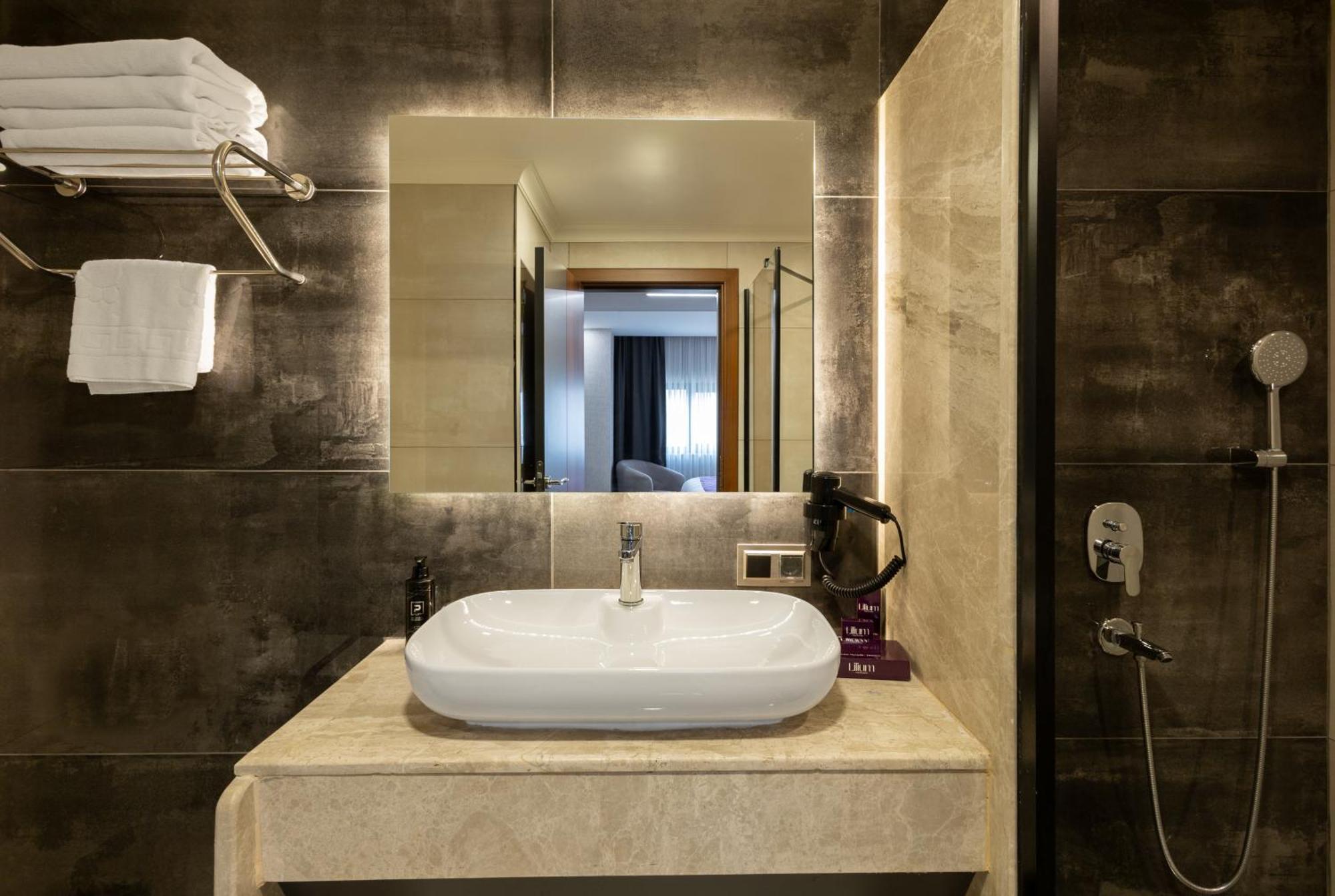 Lilium Hotel & Suites 伯萨 外观 照片