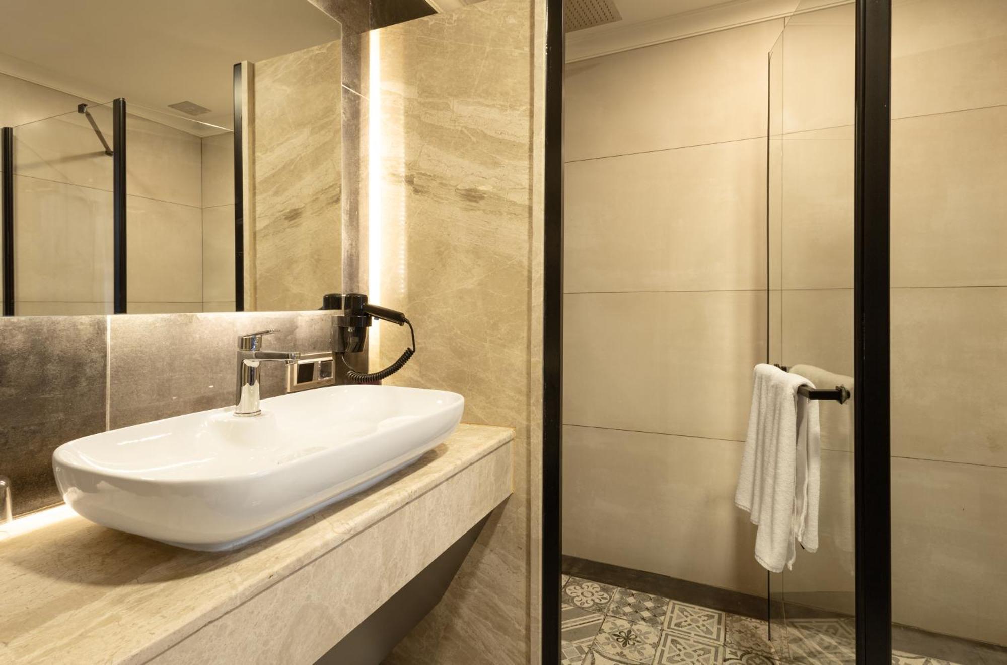 Lilium Hotel & Suites 伯萨 外观 照片